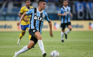 monsalve celebra vitória do grêmio e projeta confronto da copa do brasil: “brigar por tudo”