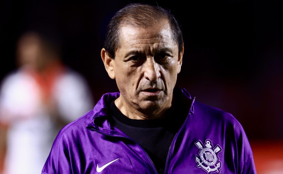 torcida do corinthians pede talles magno como titular no derby paulista