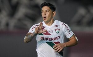 germán cano está perto de marcar seu centésimo gol com a camisa do fluminense