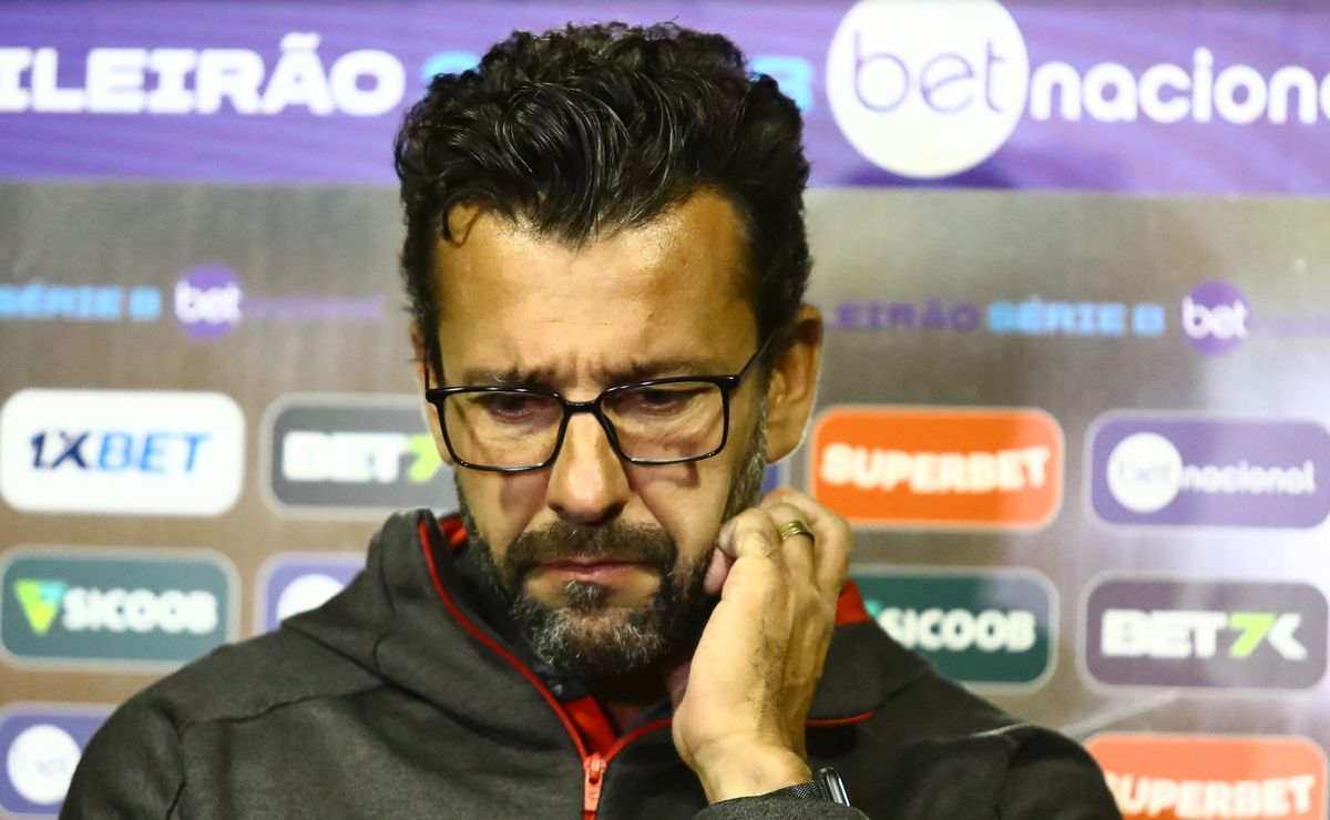 alberto valentim admite em entrevista que quase levou valdivia para o botafogo