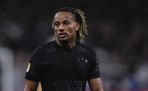 carillo lamenta tropeço do corinthians na libertadores: “temos que fazer melhor em casa” 