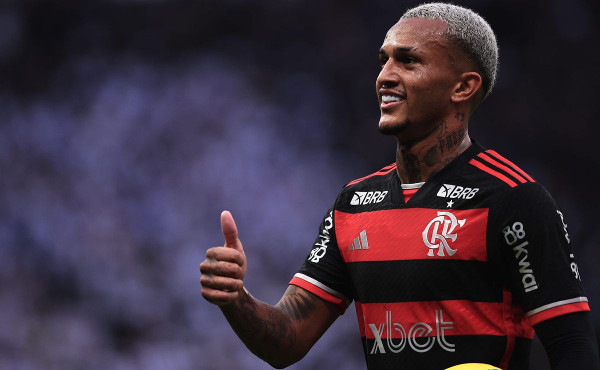 wesley do flamengo atrai interesse do manchester united e divide rubro negros sobre possível transferência