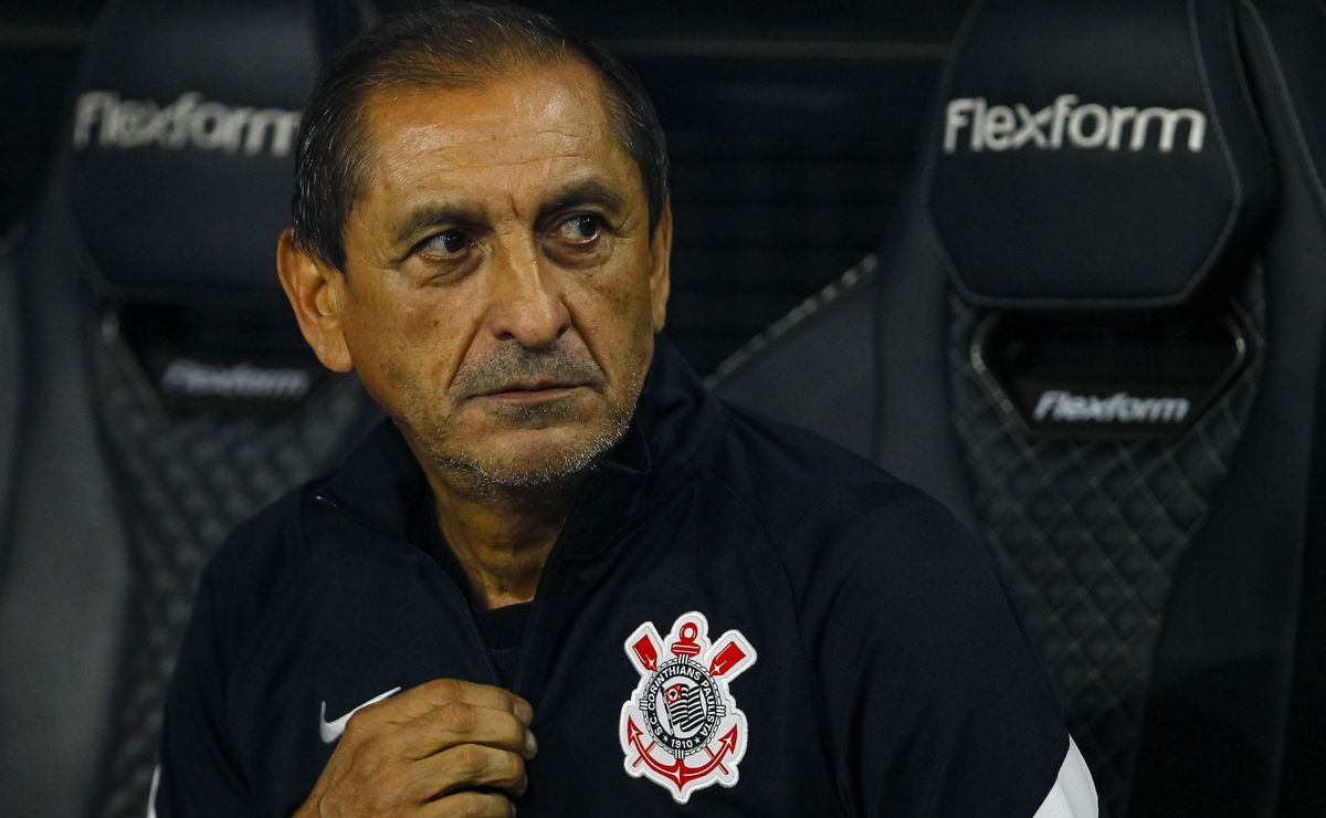 breno bidon, volante do corinthians, atinge sequência de sete jogos em menos de 20 dias em 2025