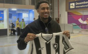 rwan cruz chega ao botafogo e celebra conquista: “um dos dias mais felizes da minha vida”