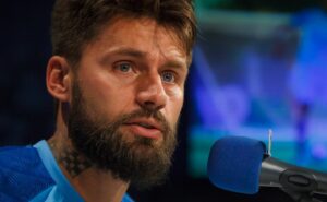 rafael sóbis faz ‘análise’ de polêmica envolvendo william e defende o lateral: “só ferra ele”