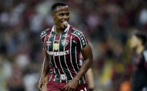jhon arias tem reviravolta sobre permanência no fluminense após renovação