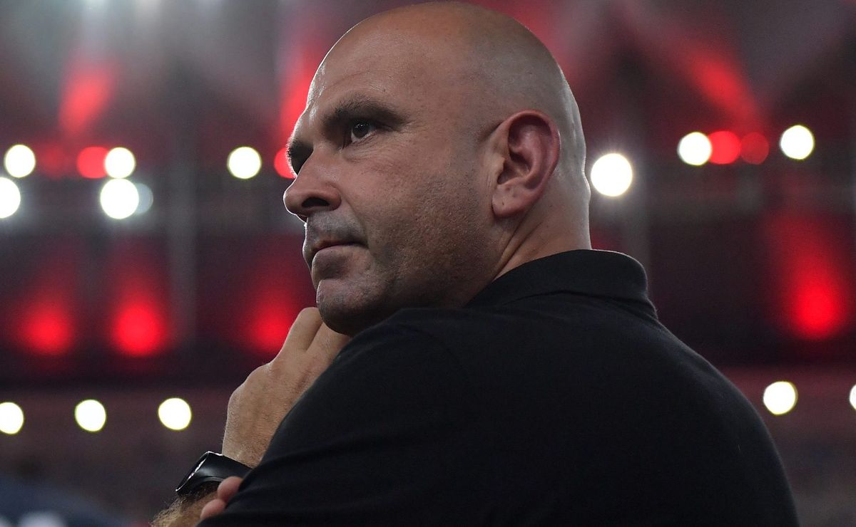 após derrota no clássico, botafogo anuncia cláudio caçapa como substituto de leiria 