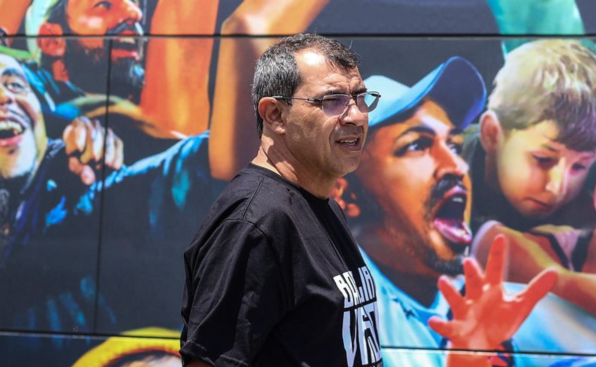 fábio carille vê vasco se torna alvo de críticas após atuação ruim em clássico 