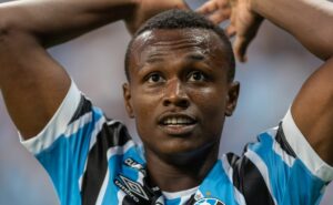 nathan fernandes se despede do grêmio em suas redes sociais