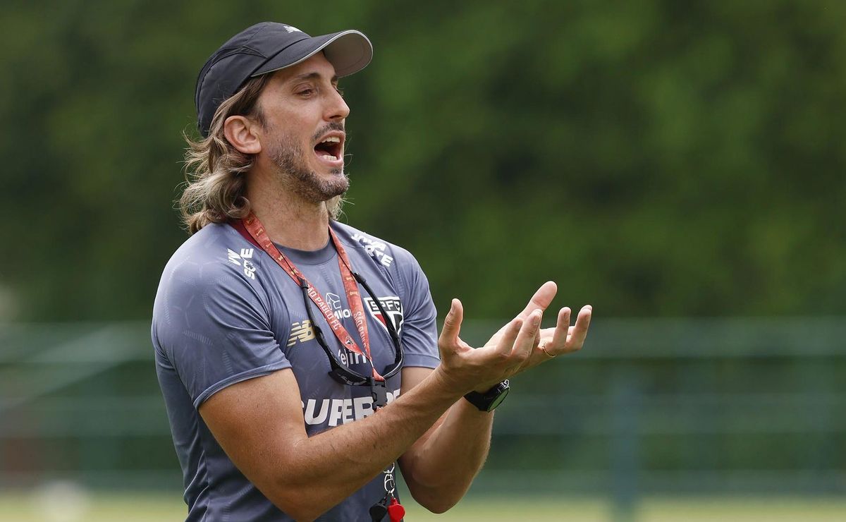 zubeldía decide ir com força máxima para são paulo x ponte preta por um único motivo 