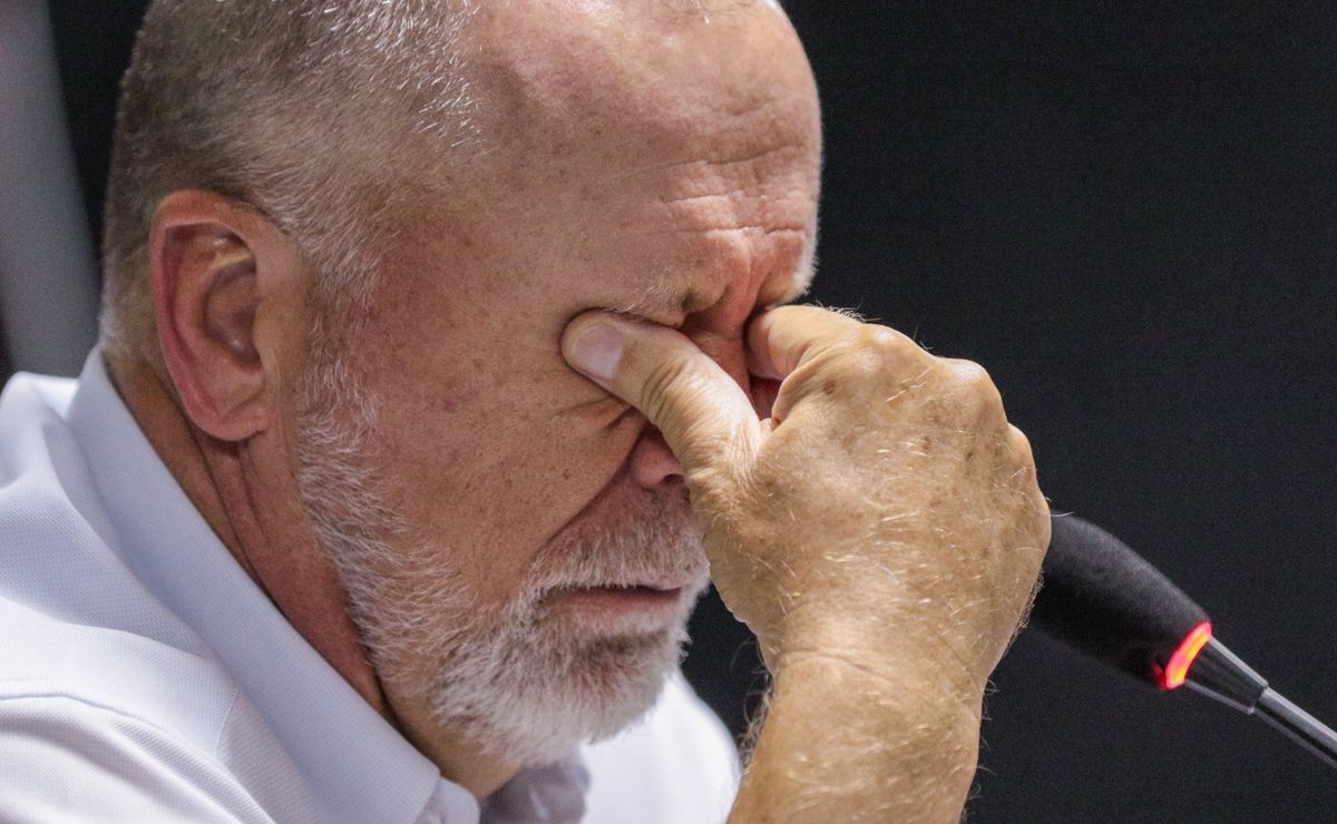 demissão de mano menezes no fluminense é aprovada imediatamente pela torcida após empate: “esperança de acordar”