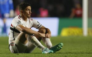 são paulo confirma lesão grave de pablo maia e situação preocupa zubeldía