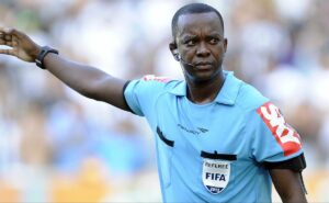 paulo césar de oliveira entende que lyanco deveria ser expulso após pisão em dudu