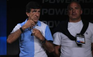 técnico do racing comenta sobre título após vitória contra o botafogo: “grupo sabe”