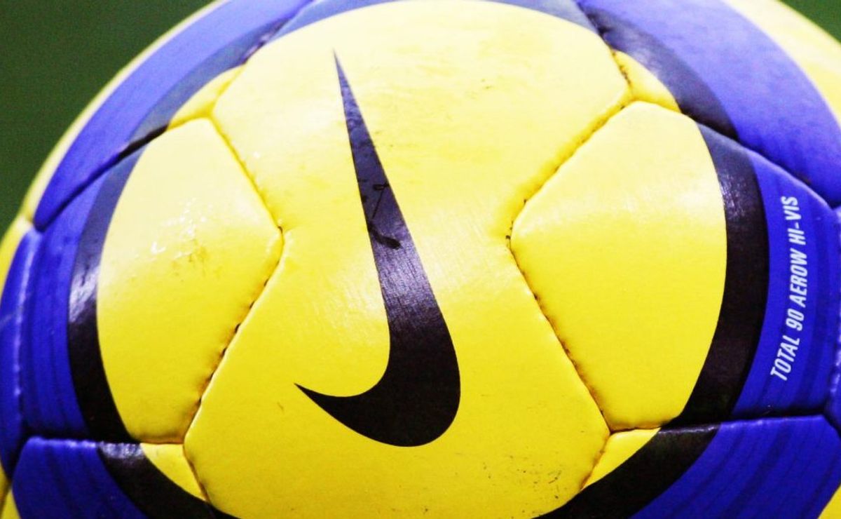 nike toma nova decisão sobre patrocinar o grêmio e alberto guerra deve fechar com a umbro