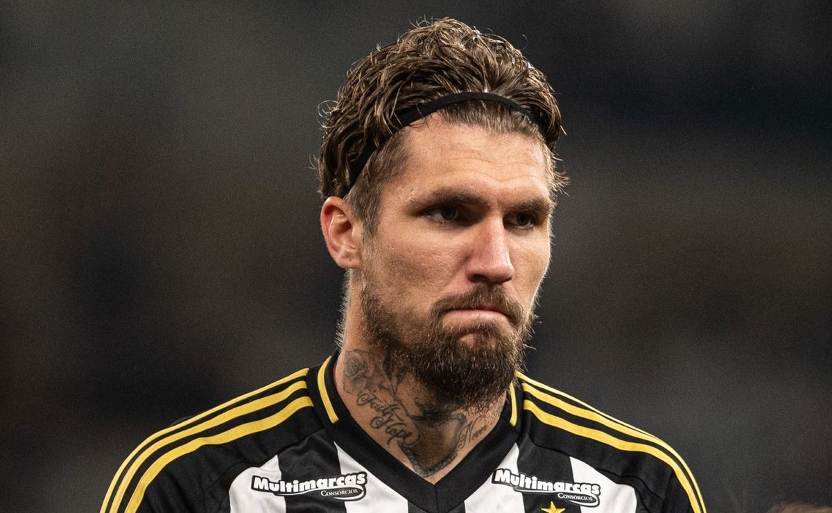 lyanco deveria ter sido expulso em cruzeiro x atlético mg, segundo pc oliveira