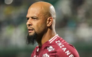 felipe melo se posiciona contra a grama sintética e declaração chega ao palmeiras 