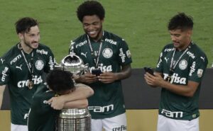 grêmio tem interesse em campeão da libertadores pelo palmeiras e luan é aprovado