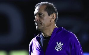 leandro quesada critica ramon díaz e diz que técnico não é ideal para o corinthians