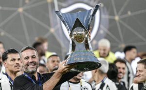 botafogo está perto de igualar nessa temporada o mesmo número de derrotas no comando de artur jorge