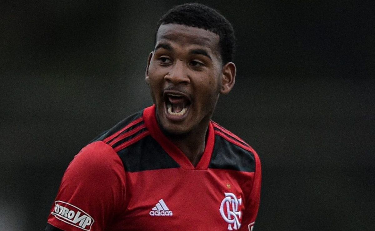 cleiton sofre reviravolta no flamengo e filipe luís toma decisão após polêmica com barboza em clássico