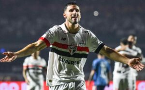 calleri ‘salva’ o são paulo e torcida manda recado direto ao argentino: “já dá pra sentir saudade”
