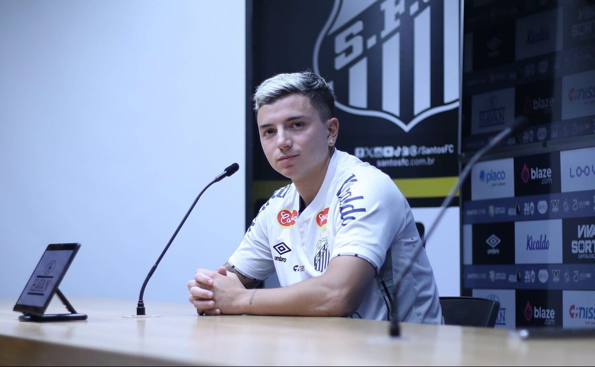 torcida do santos aponta detalhe na estreia de barreal na vitória sobre a inter de limeira