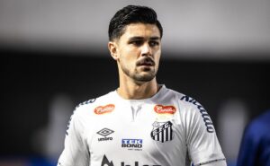 torcida do santos comemora vitória e manda a real para caixinha: “time ideal, sem basso e godoy!”