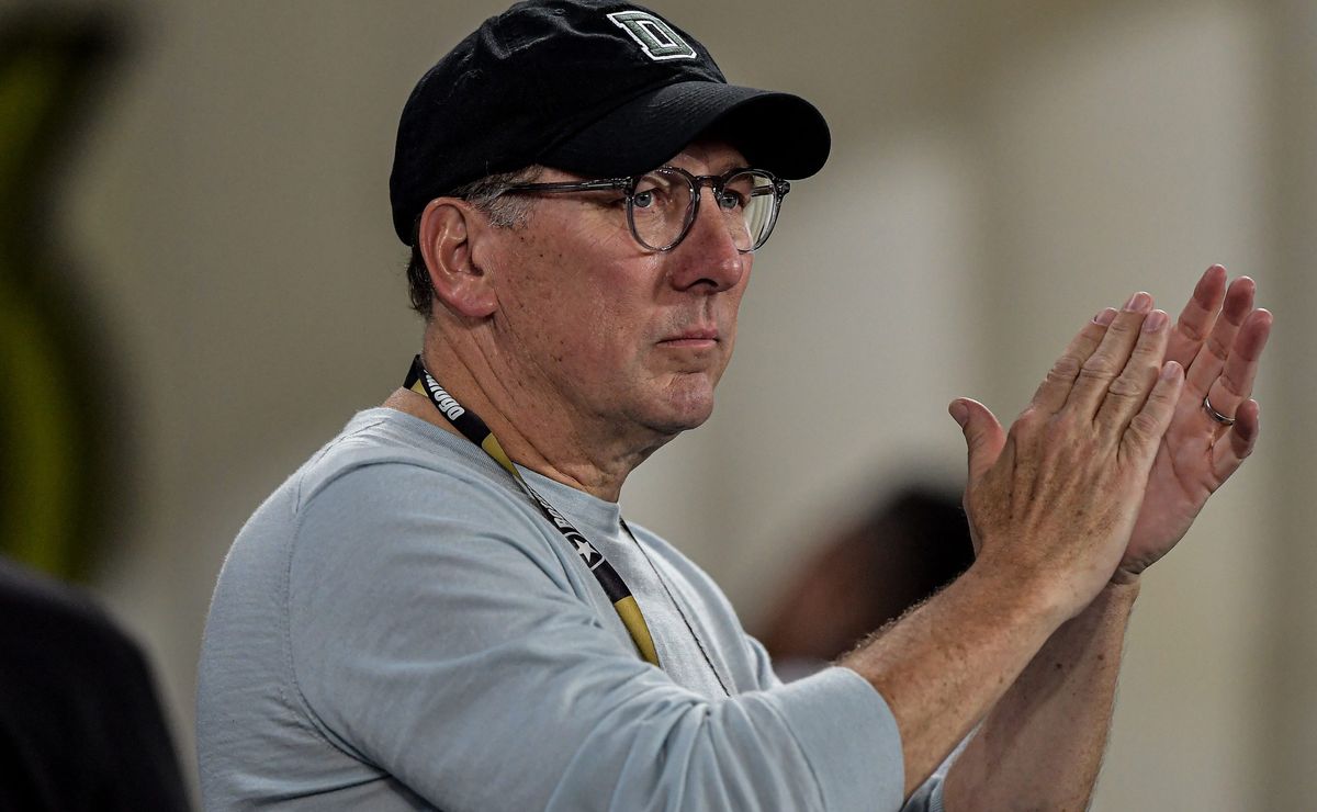 botafogo de john textor precisa buscar por reforços, crava jornalista: “pelo menos oito”