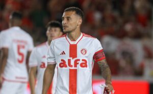 internacional avalia alan patrick e descarta lesão grave, mas exames serão realizados