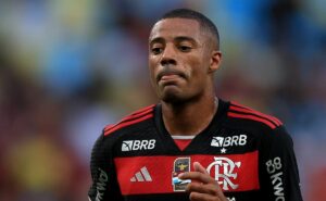de la cruz chama atenção em flamengo x botafogo após confusão: “foi para cima dos dois…”
