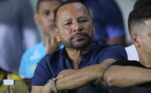 neymar pai detecta mais problemas no santos e toma nova decisão no clube