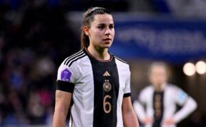 lena oberdorf critica abordagem sexista ao futebol feminino nas redes sociais