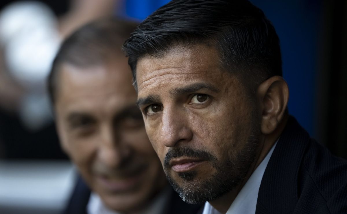 emiliano díaz é sincero sobre titularidade de talles magno e expõe: “quem estiver melhor vai jogar”