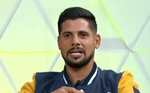 cicinho discorda de sheik e aponta o são paulo acima do corinthians: “pé nas costas…”