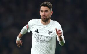 besiktas atravessa negócio do flamengo por jorginho e volante dá resposta imediata