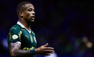 palmeiras troca caio paulista por bruno fuchs e economiza um dos maiores salários do elenco; valor divulgado 