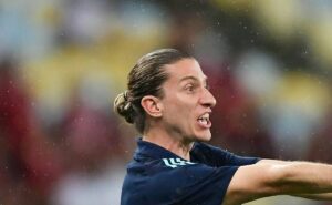 filipe luís dá ‘puxão de orelha’ em wesley no flamengo após provocar rival: “está errado”