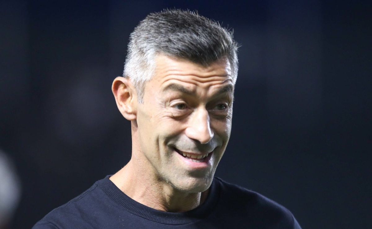 deivid washington chega ao santos e caixinha não quer ele como um simples centroavante 