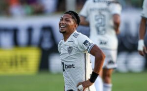 rony mal chega ao atlético mg, marca primeiro gol e erro bomba na torcida do palmeiras