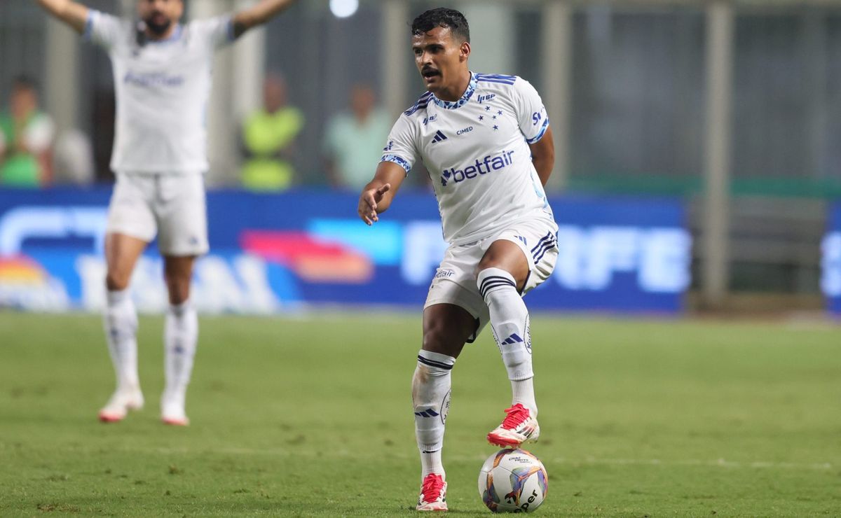 titular contra o uberlândia, kaiki bruno rasga elogios a promessa cruzeirense