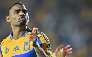 joaquim é alvo de proposta milionária para deixar tigres mex e santos tem direito a 10% do valor