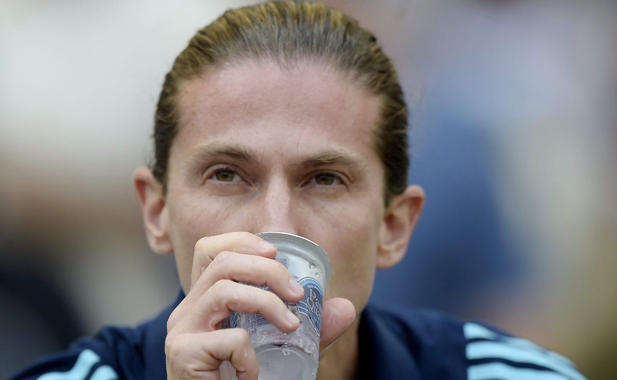 filipe luís toma decisão e não conta com lorran no flamengo; saída ainda está nos planos 