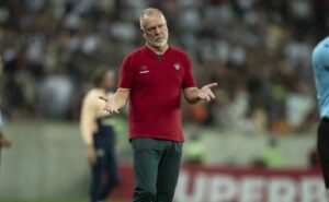 mano menezes precisa repetir feitos recentes para manter o fluminense vivo no carioca