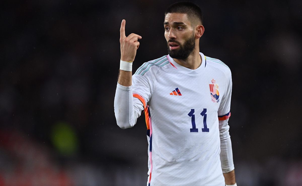 yannick carrasco aceitar jogar no flamengo pelo maior salário do elenco e afasta interesse flamenguista 