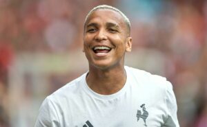 deyverson registra turbulência em voo do atlético mg rindo do desespero de gabriel menino: “quero descer”