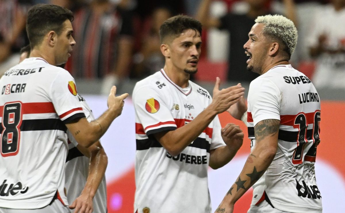 são paulo teria atrasado pagamento de luvas e premiação com parte do elenco