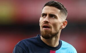 flamengo fica preocupado com jorginho após juventus entrar na briga por contratação do volante