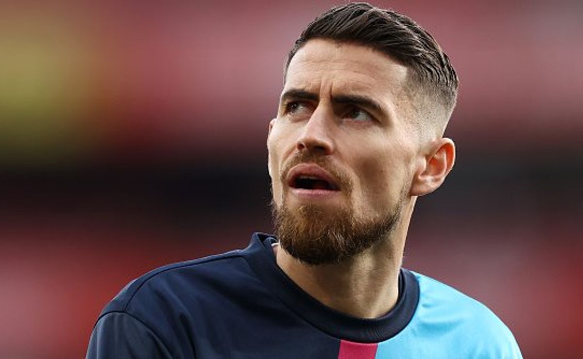 flamengo fica preocupado com jorginho após juventus entrar na briga por contratação do volante