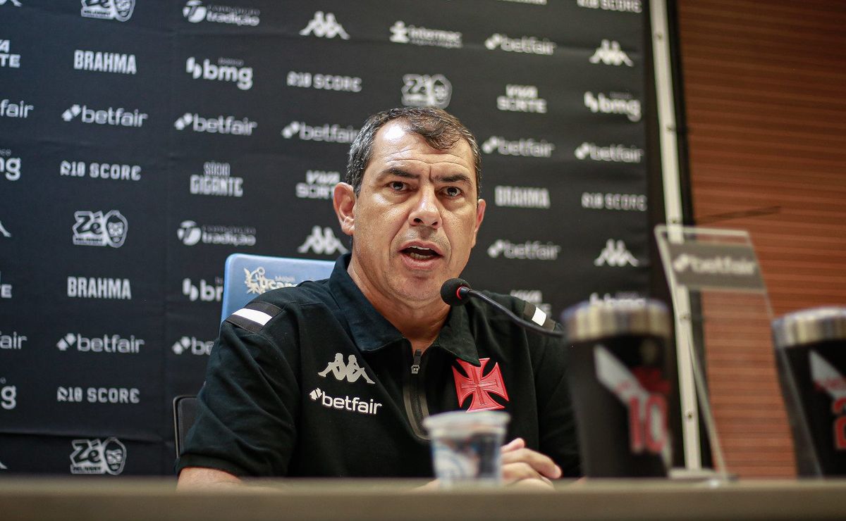 carille precisou agir no vestiário após problema emocional no vasco: “a gente acalmou”